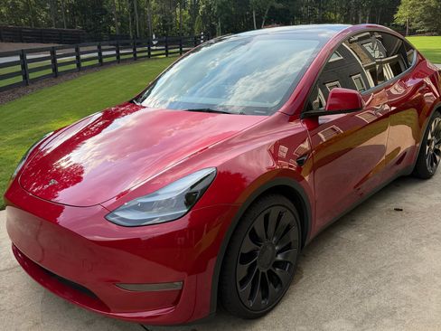 Used 2023 Tesla Model Y Performance AWD/4WD image 1