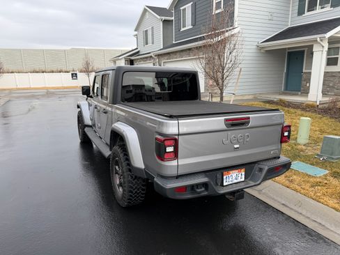 Used 2020 Jeep Gladiator Overland image 11