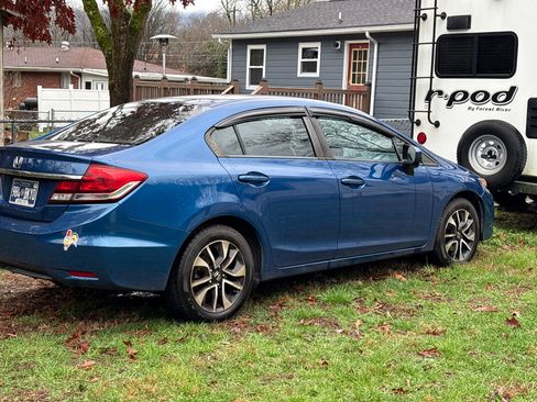 Used 2015 Honda Civic EX image 5