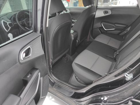 Used 2020 Kia Soul LX image 9