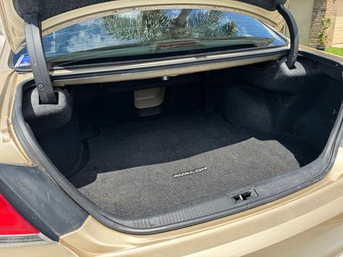 Used 2011 Toyota Avalon Limited image 13