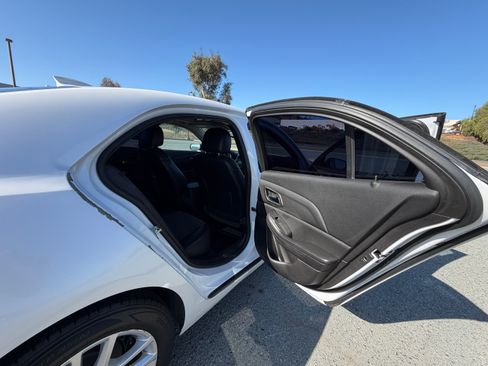 Used 2016 Chevrolet Malibu LT FWD image 11