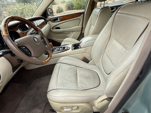 Used 2006 Jaguar XJ Vanden Plas image 4