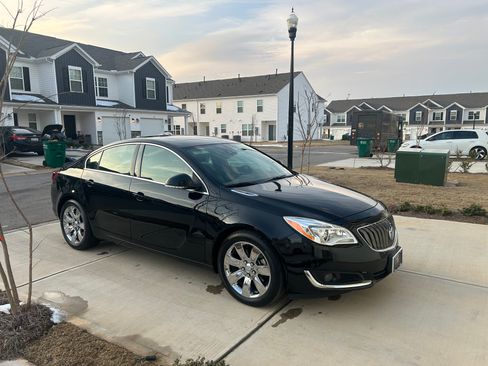 Used 2017 Buick Regal Premium w/ Driver Confidence Package #1 image 1