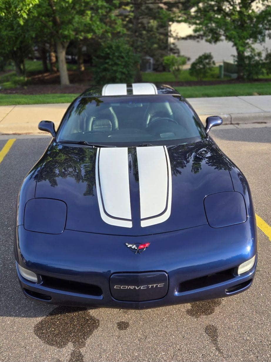 Used 2001 Chevrolet Corvette Coupe w/ Preferred Equipment Group2 RWD image 5