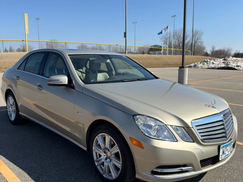 Used 2012 Mercedes-Benz E 350 4MATIC Sedan image 1
