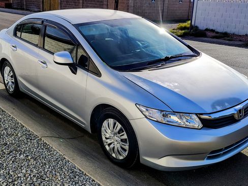 Used 2012 Honda Civic LX image 2