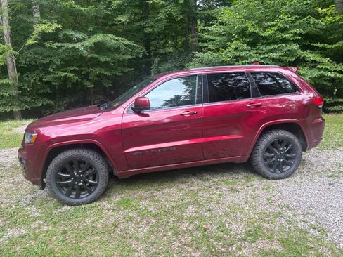 Used 2019 Jeep Grand Cherokee Altitude AWD/4WD image 1