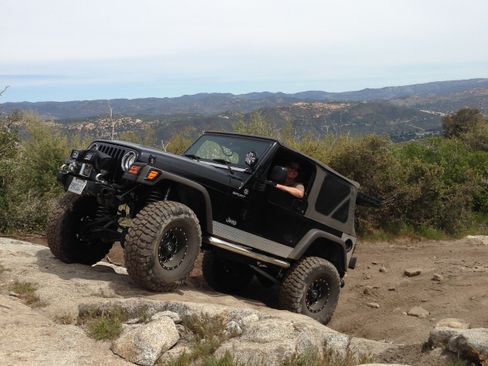 Used 2005 Jeep Wrangler Sport w/ 30" Tire & Wheel Group AWD/4WD image 2