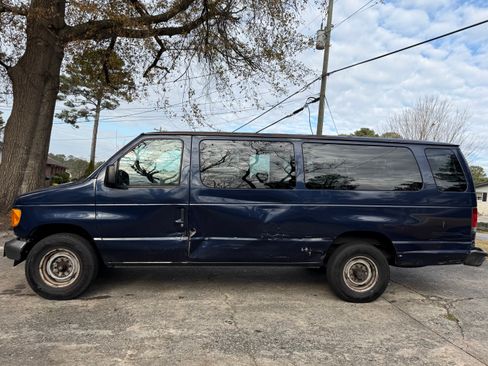 Used 2006 Ford E-350 and Econoline 350 XLT image 9