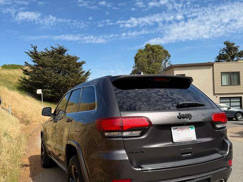 Used 2015 Jeep Grand Cherokee Altitude image 5