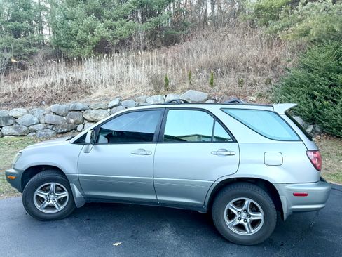 Used 2000 Lexus RX 300 4WD image 2