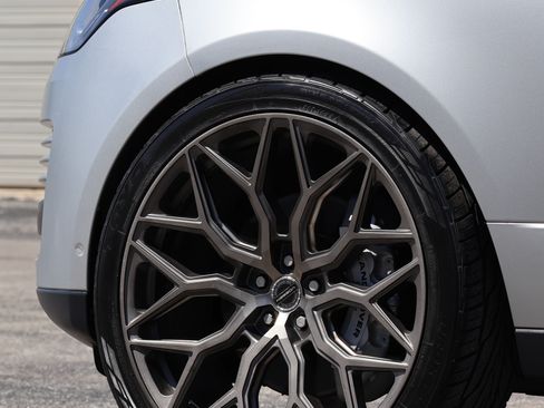 Used 2021 Land Rover Range Rover P525 Westminster Edition image 5