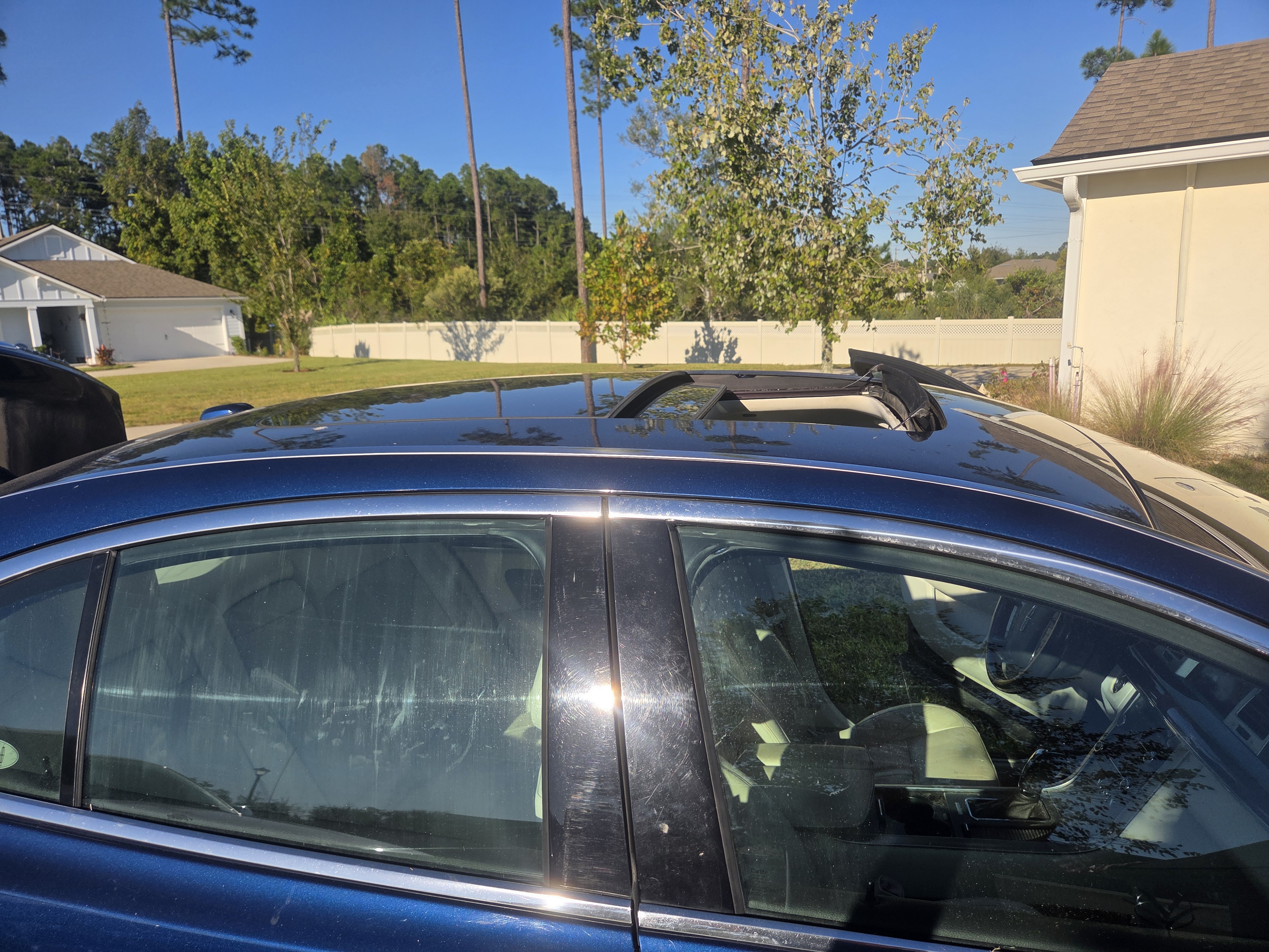 Used 2012 Lincoln MKS FWD image 8