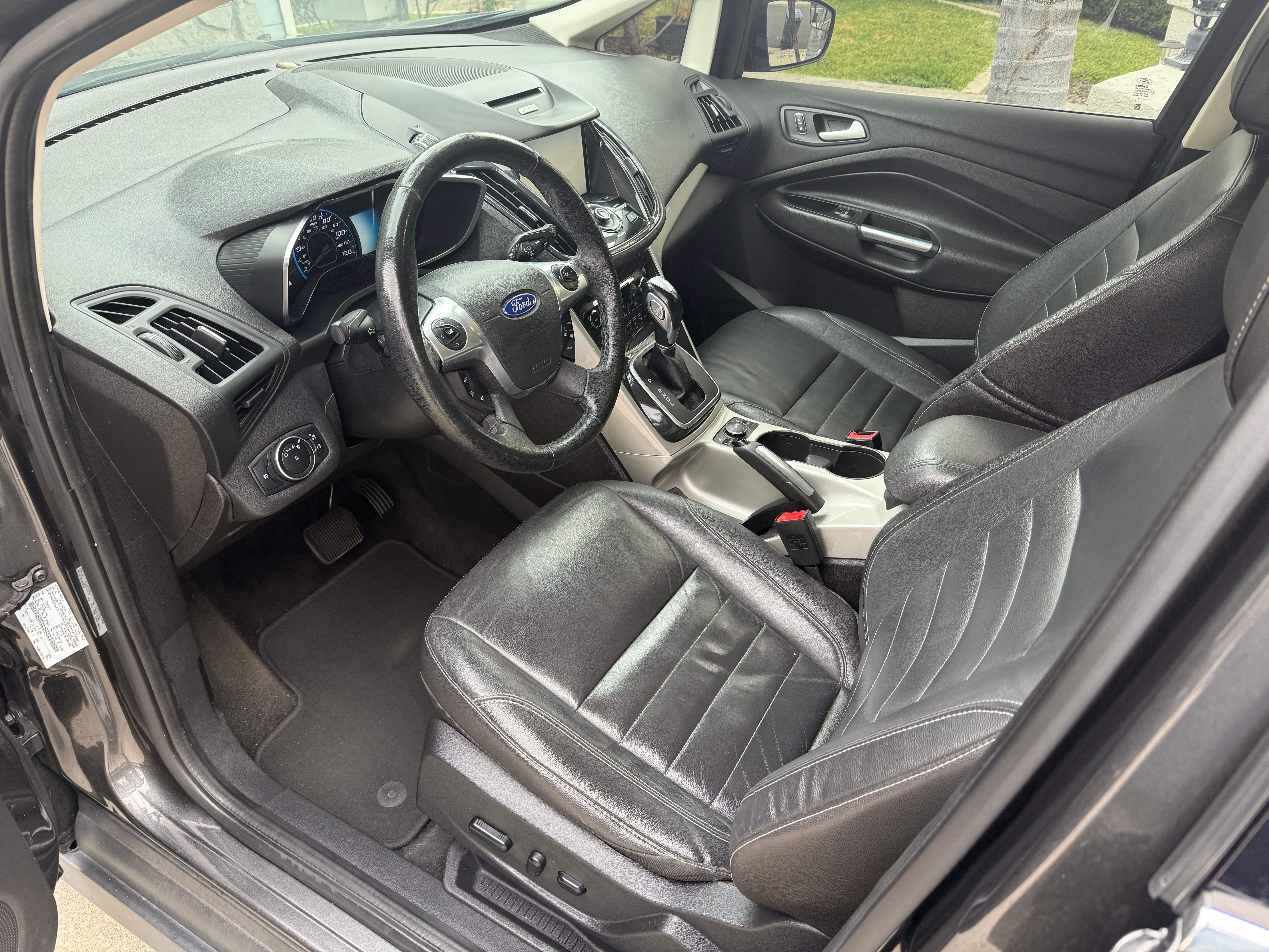 Used 2015 Ford C-MAX Energi SEL w/ Equipment Group 303A FWD image 12