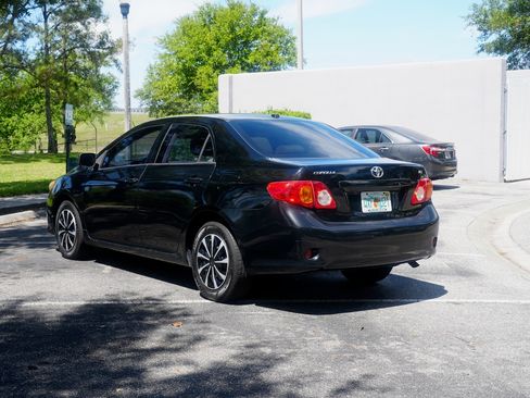Used 2010 Toyota Corolla LE image 6