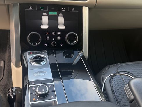 Used 2020 Land Rover Range Rover HSE image 14