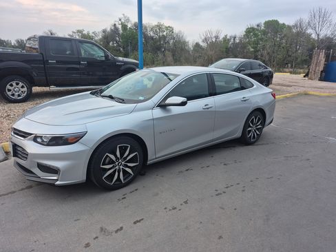 Used 2018 Chevrolet Malibu LT image 4