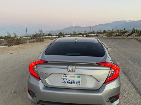 Used 2017 Honda Civic EX-L image 6