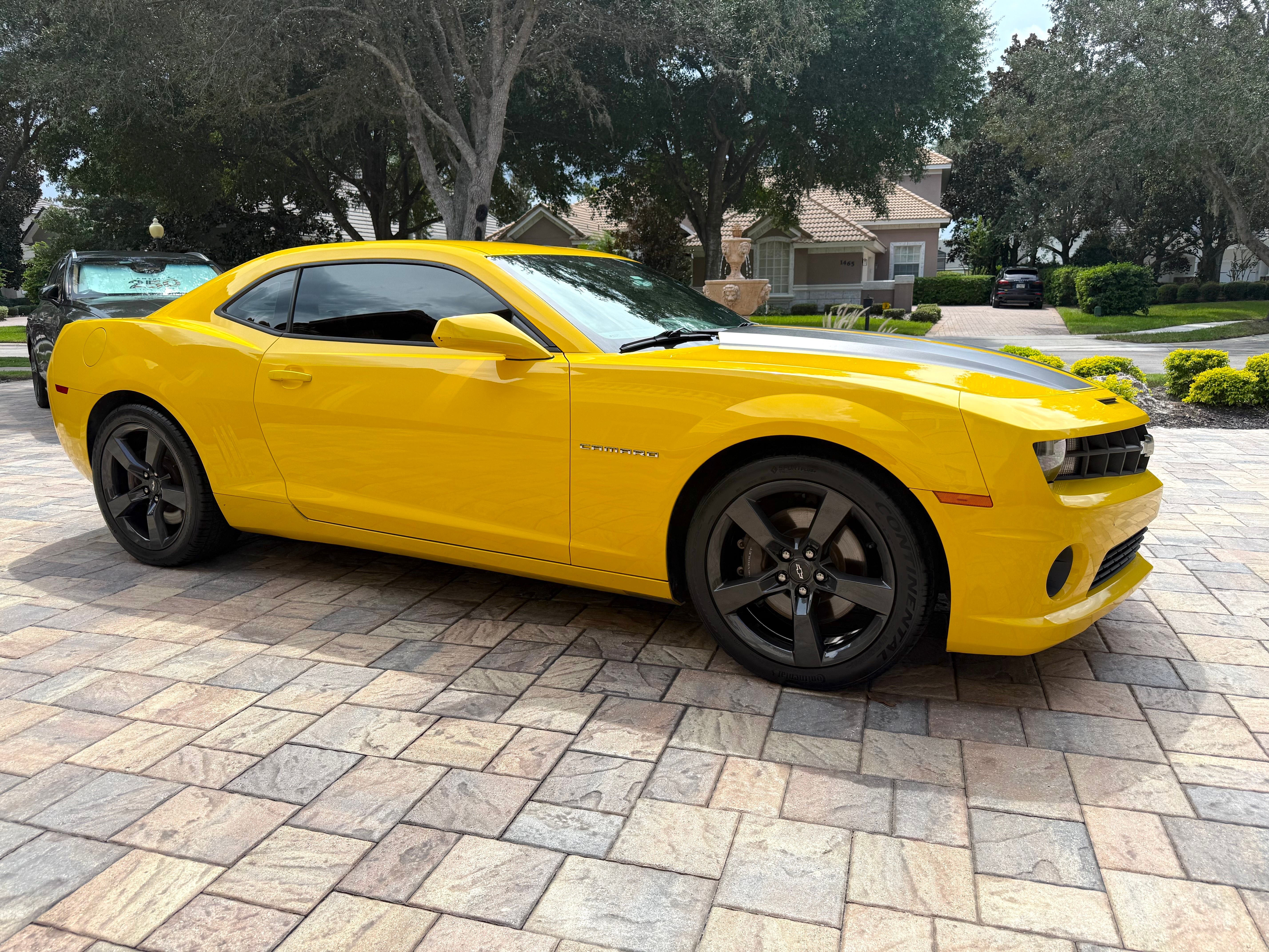 Used 2010 Chevrolet Camaro SS w/ RS Package RWD image 9