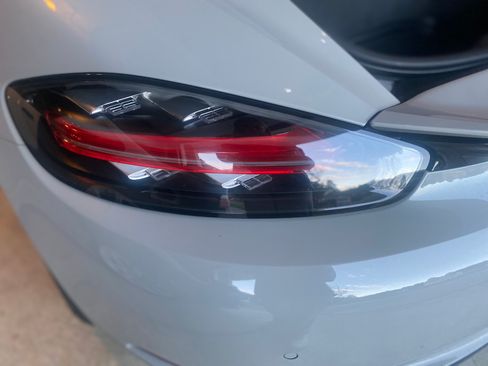 Used 2019 Porsche 718 Cayman S image 13