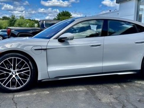 Used 2022 Porsche Taycan 4S image 2