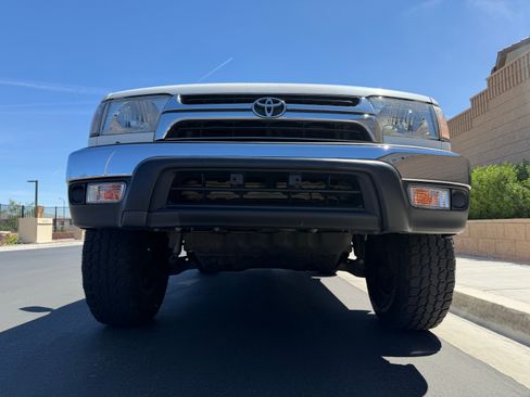 Used 2002 Toyota 4Runner SR5 image 11