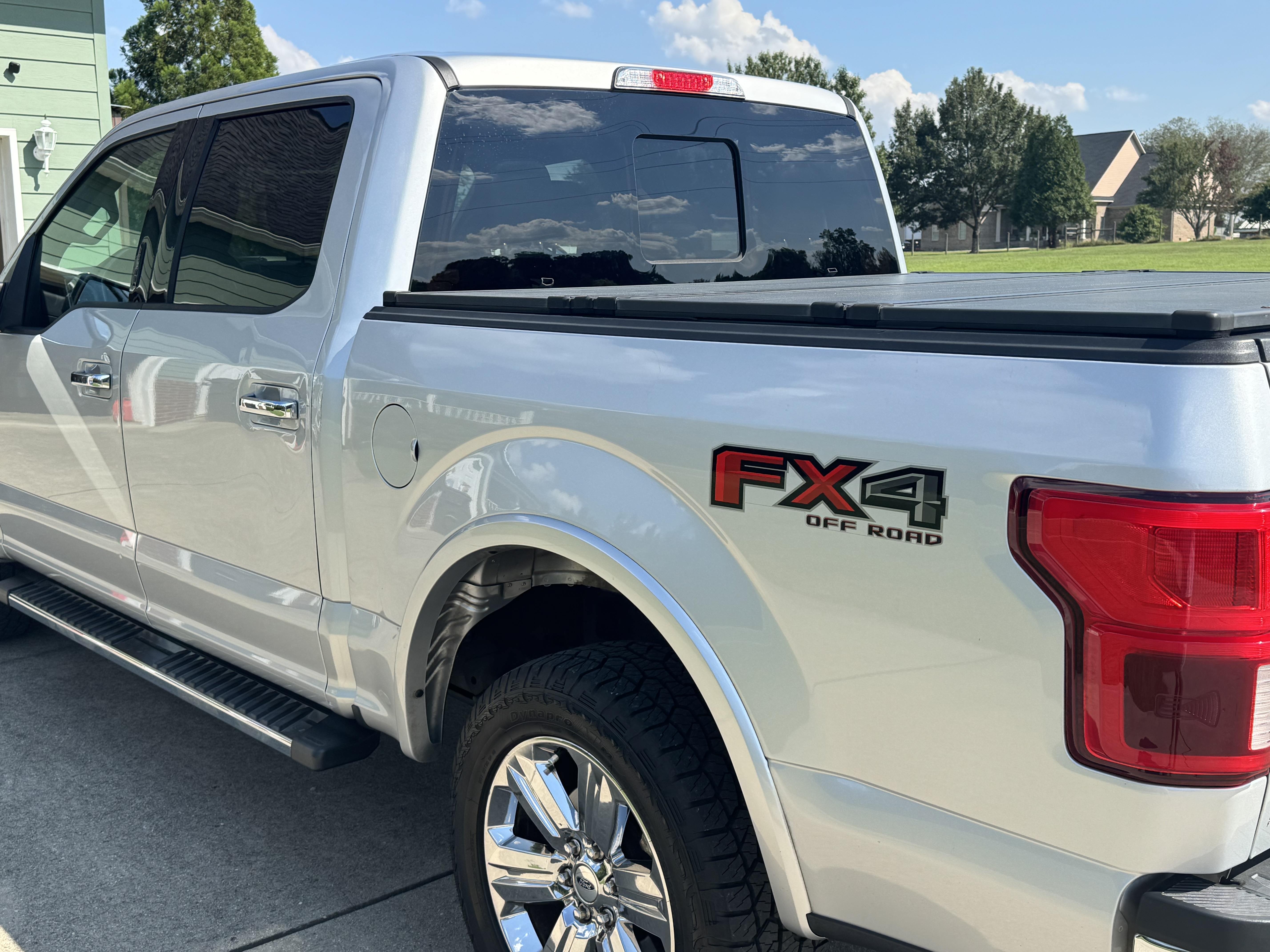 Used 2019 Ford F150 Lariat w/ Equipment Group 502A Luxury AWD/4WD image 12