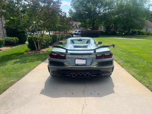 Used 2023 Chevrolet Corvette Z06 RWD image 9