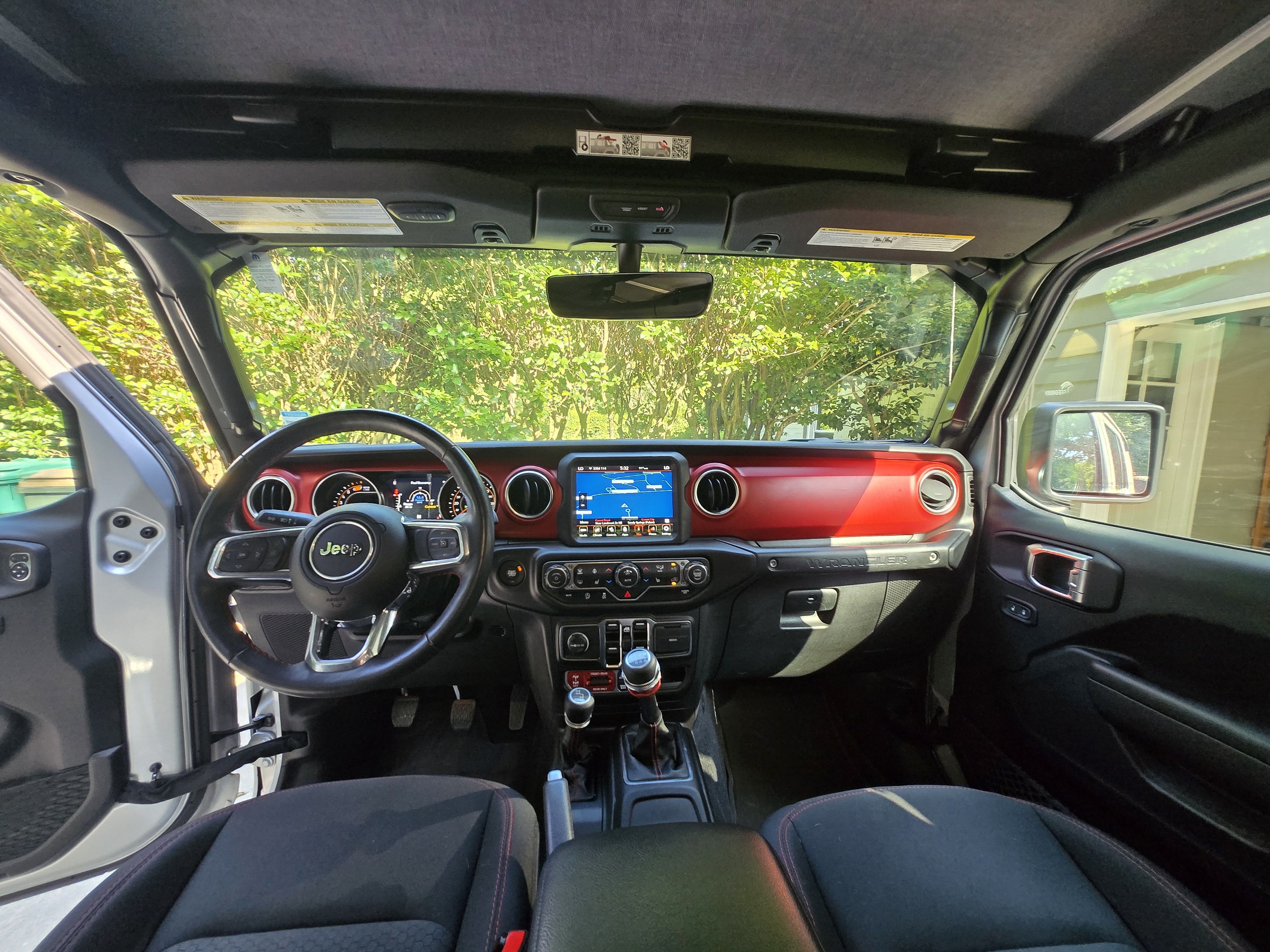 Used 2023 Jeep Wrangler Unlimited Rubicon w/ Cold Weather Group AWD/4WD image 14