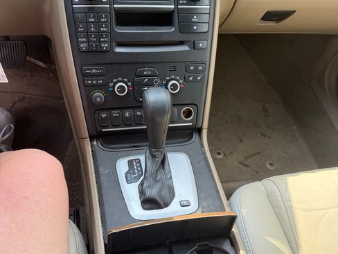 Used 2011 Volvo XC90 3.2 image 15