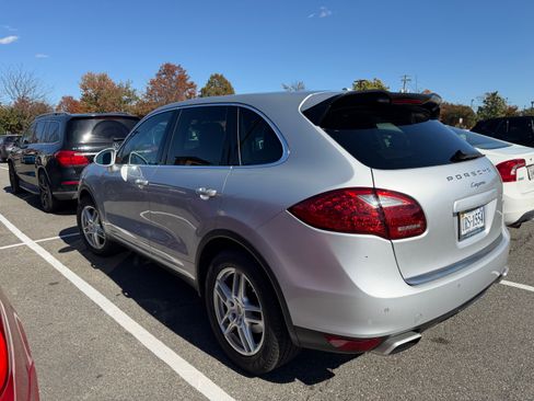Used 2013 Porsche Cayenne image 9