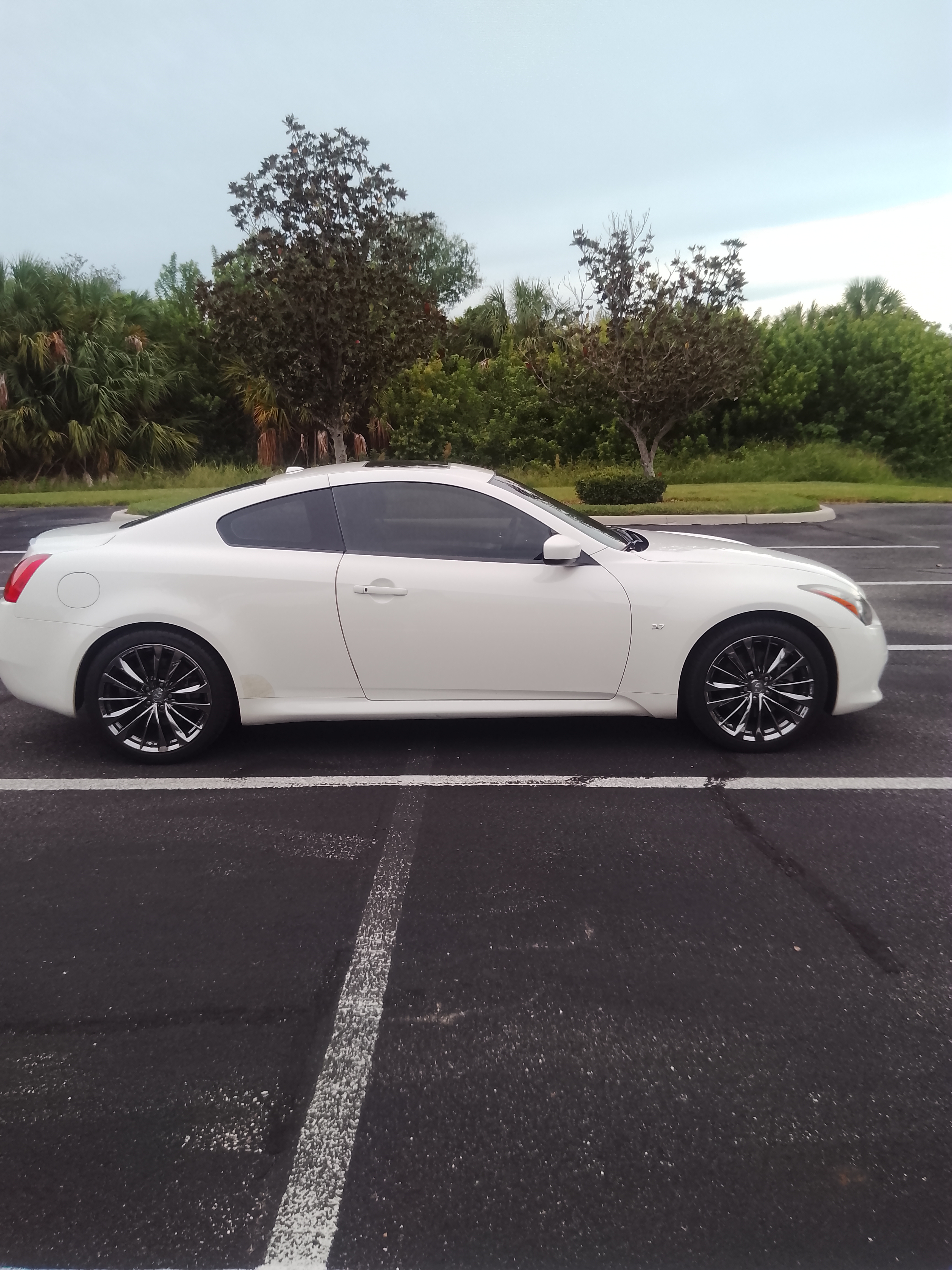 Used 2015 INFINITI Q60 Journey w/ Premium Package RWD image 10