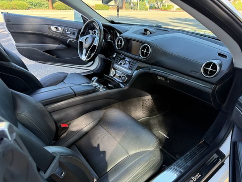 Used 2016 Mercedes-Benz SL 400 image 12