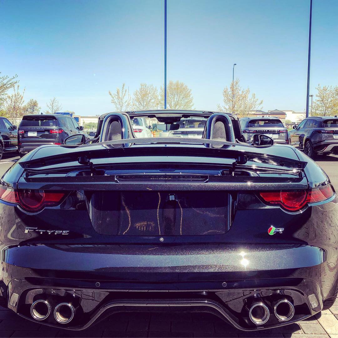 Used 2019 Jaguar F-TYPE R AWD/4WD image 13