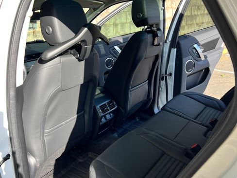 Used 2023 Land Rover Discovery Sport S image 15