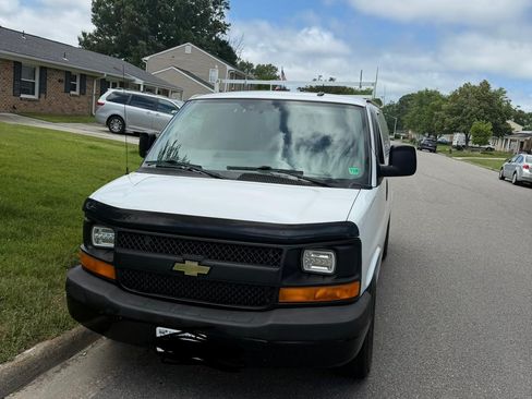Used 2014 Chevrolet Express 1500 RWD image 9
