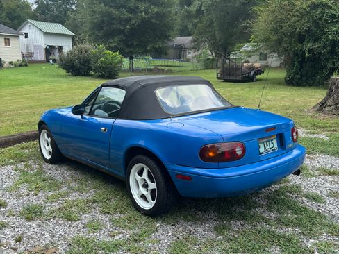 Used 1992 MAZDA MX-5 Miata RWD image 6