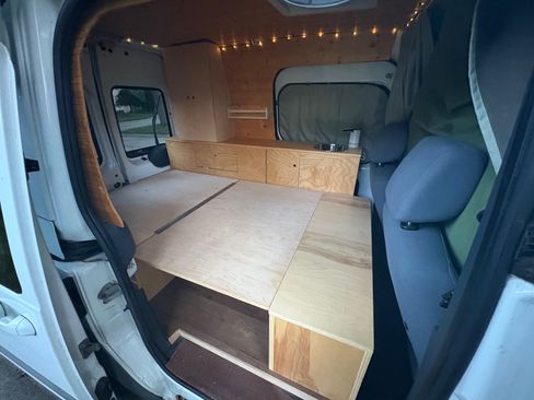 Used 2011 Ford Transit Connect XLT FWD image 5