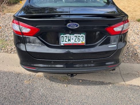 Used 2015 Ford Fusion SE image 25