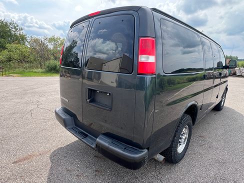 Used 2017 Chevrolet Express 2500 LS RWD image 9