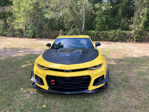 Used 2018 Chevrolet Camaro ZL1 RWD image 2