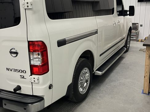 Used 2018 Nissan NV 3500 SL image 8