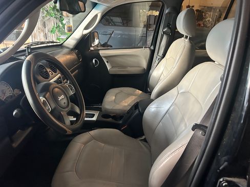 Used 2003 Jeep Liberty Renegade image 6