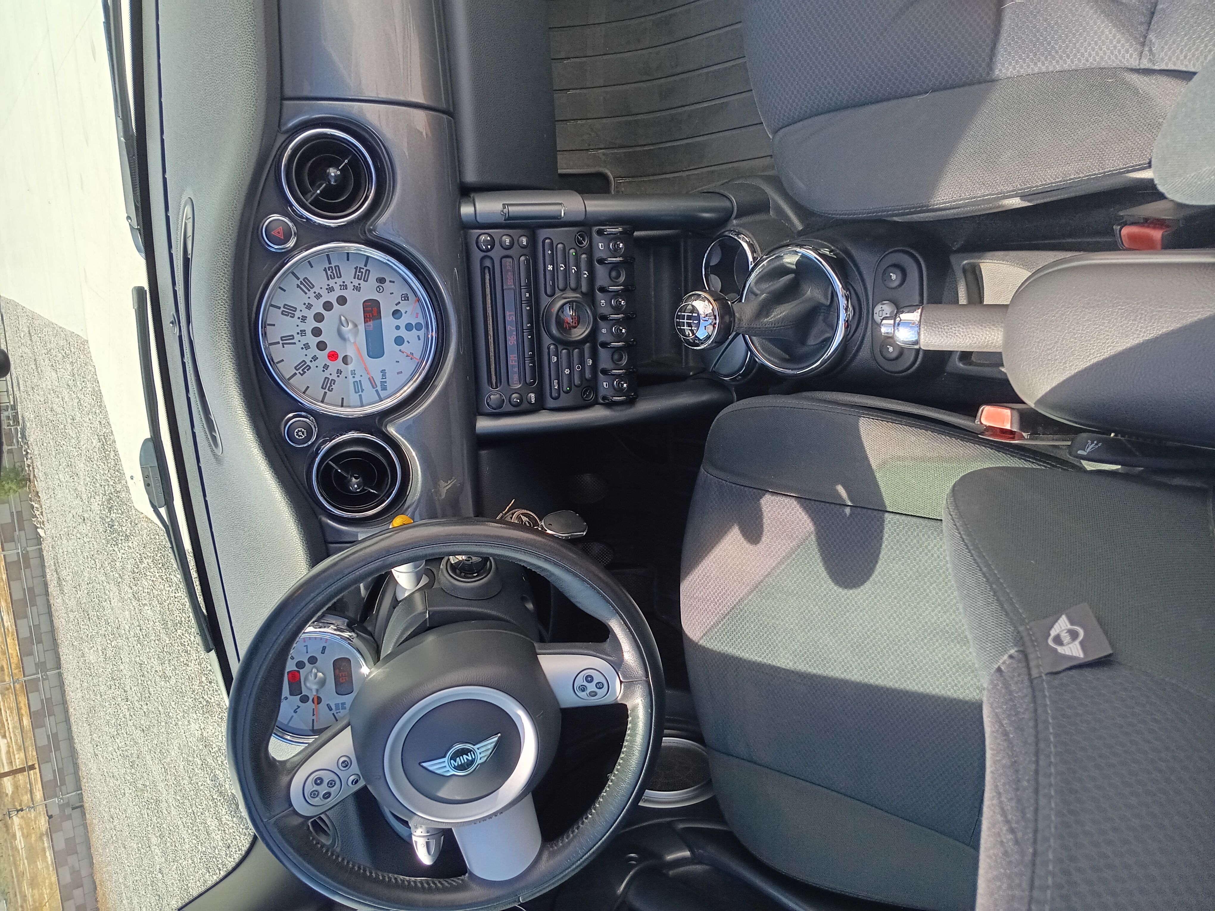 Used 2006 MINI Cooper Convertible FWD image 14