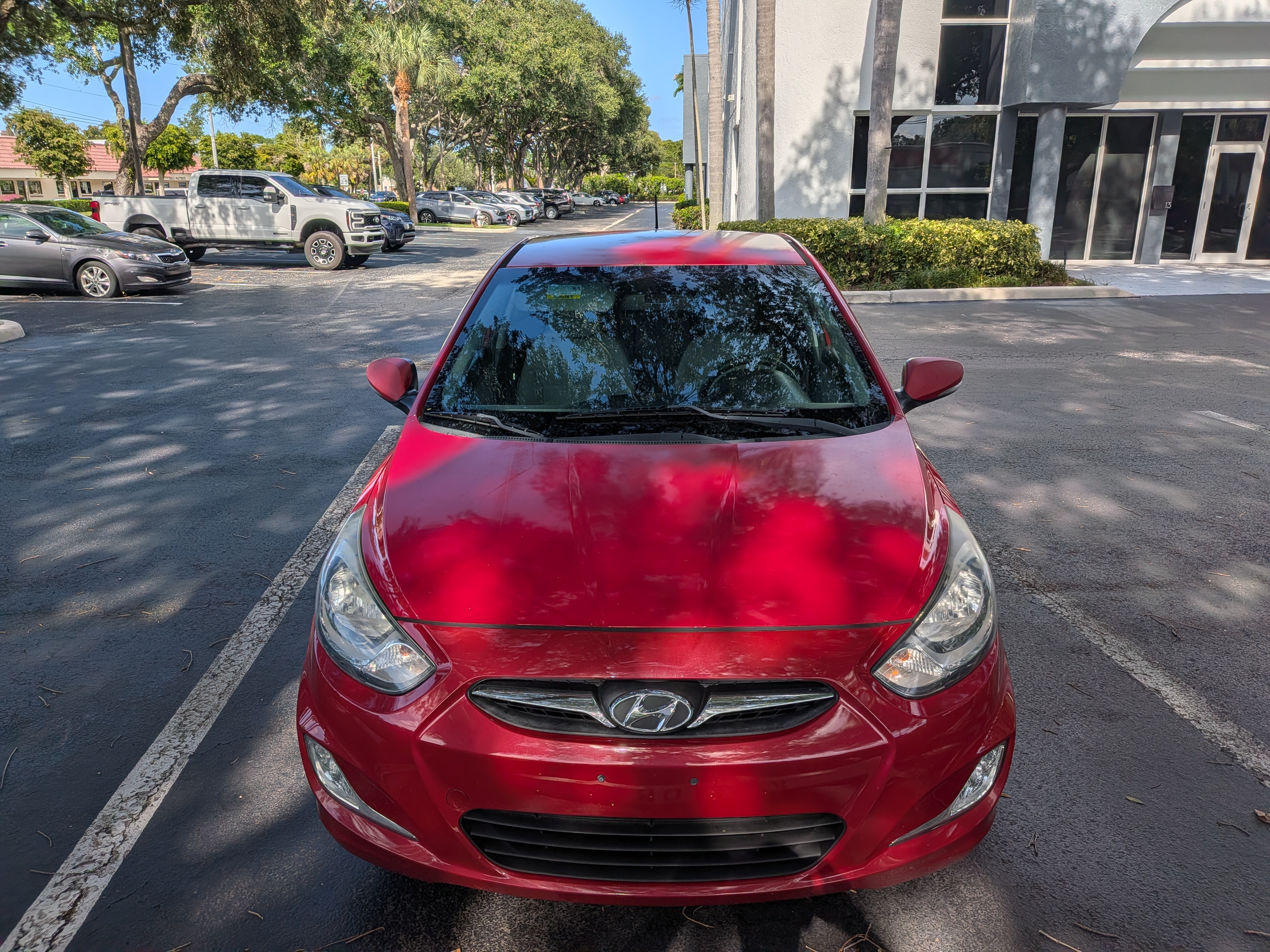 Used 2013 Hyundai Accent SE FWD image 2
