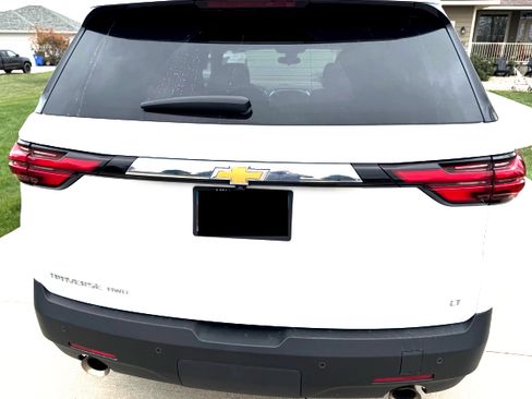 Used 2022 Chevrolet Traverse LT image 5