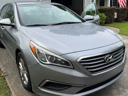 Used 2017 Hyundai Sonata SE FWD image 4