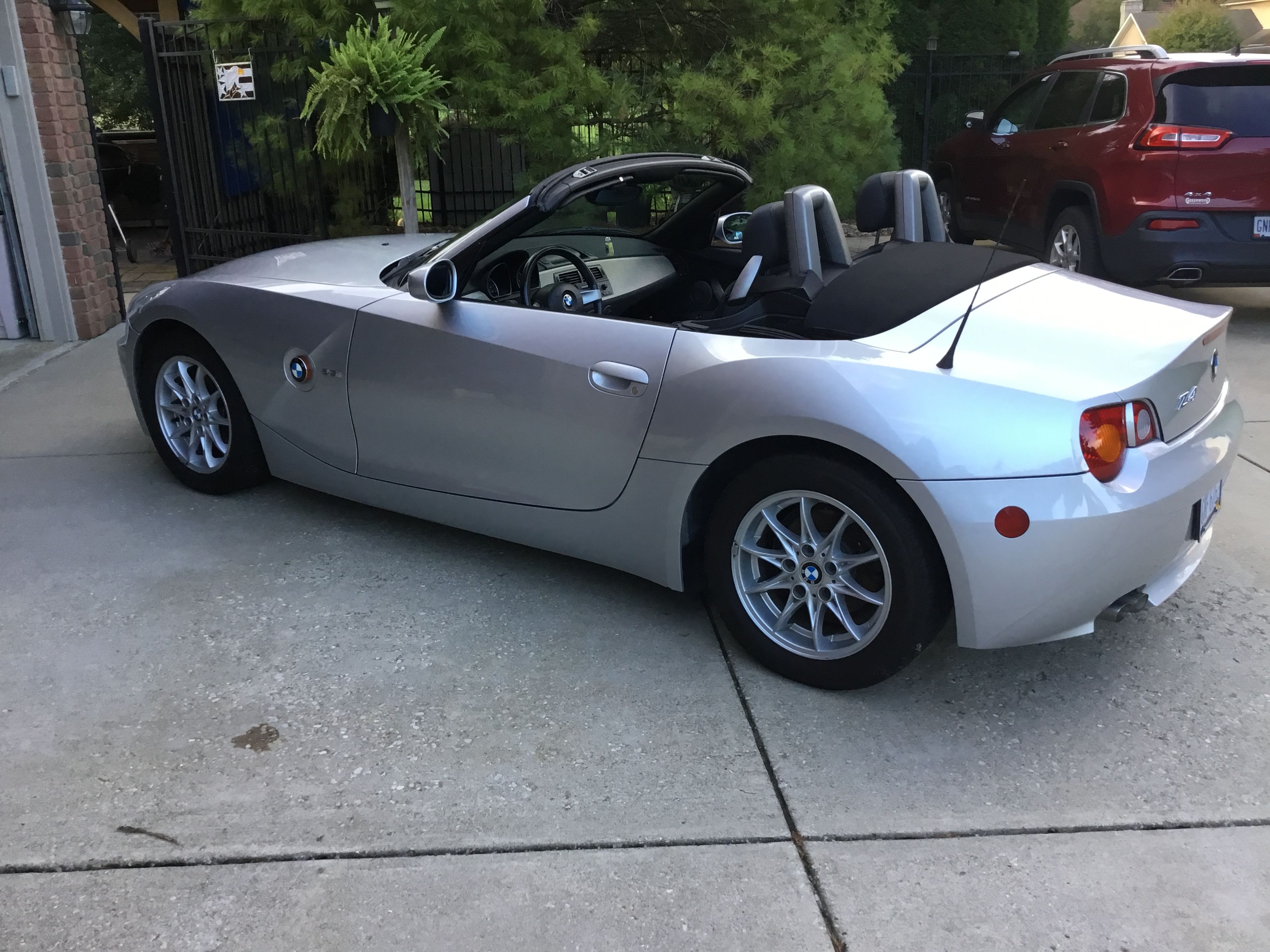 Used 2003 BMW Z4 2.5i RWD image 10