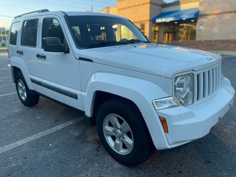 Used 2011 Jeep Liberty Limited image 18